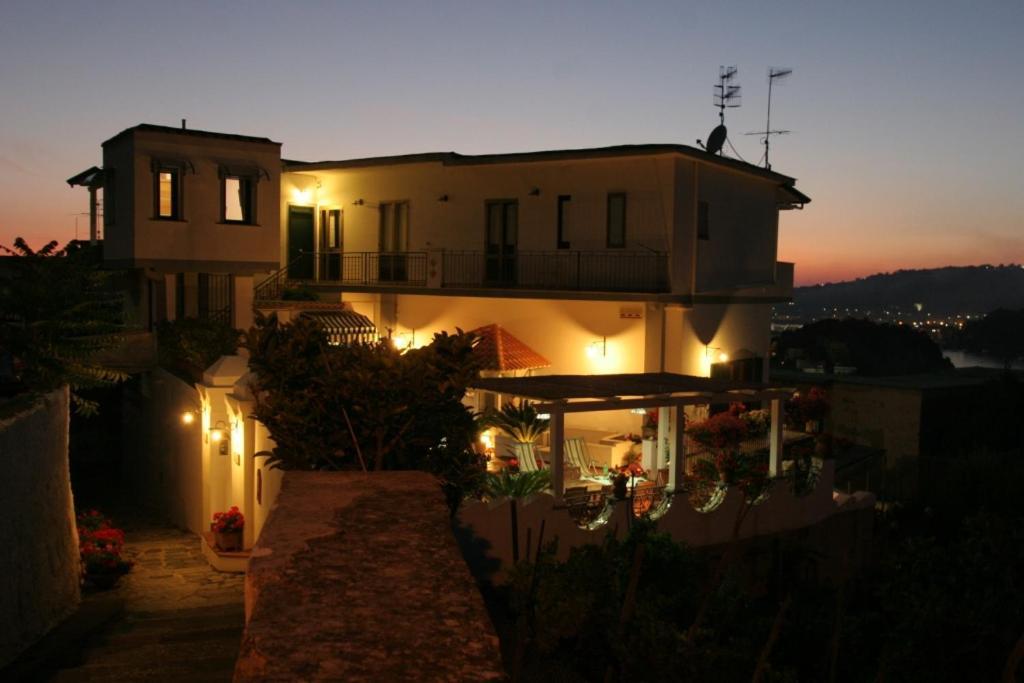 B&B Dea Fortuna Bacoli Exterior photo